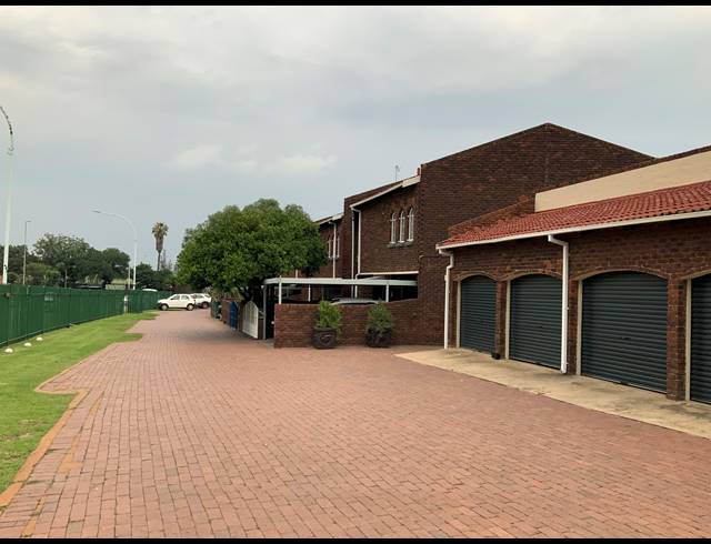 3 BEDROOM CLUSTER FOR SALE IN BOKSBURG SOUTH